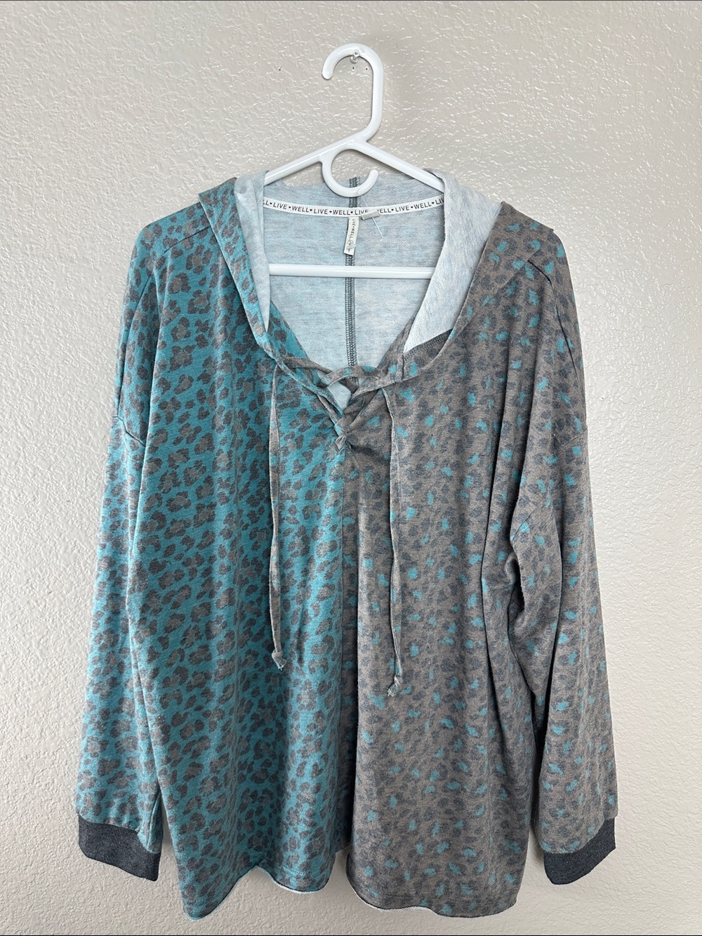 Live Well Leopard Print Hoodie Size 18/20W